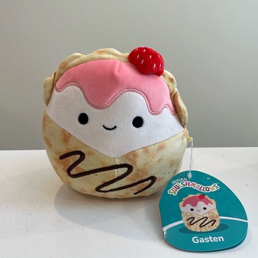 NWT 5” Gasten the Strawberry Crepe 🍓 Squishmallow